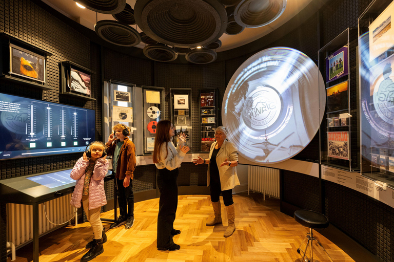 The Inverness Castle Experience Ticket and City Audio Tour