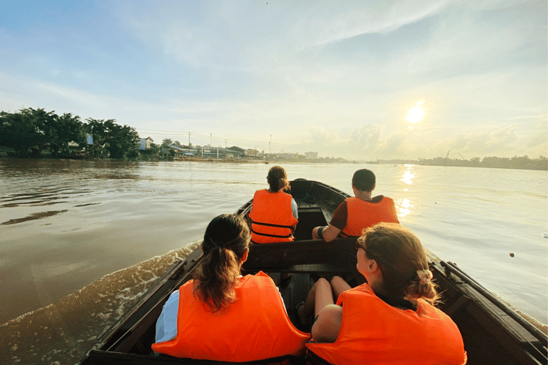 'Cai Rang' Floating Market 2-Day Tour With Biking & Boating Private tour