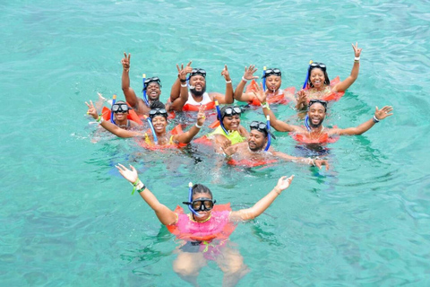 Negril: Cruzeiro de catamarã ao pôr do sol com snorkeling e bar aberto