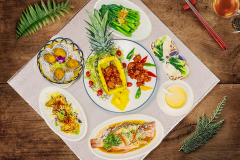 Hong Kong: Aberdeen Fishing Heritage Tour with Seafood Feast Tour with Fish Market Seafood Dinner