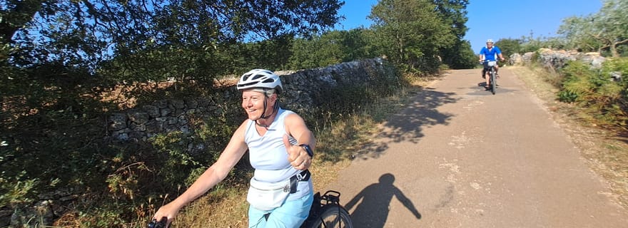 Excursion en e-bike à Alberobello, trulli, moulin et ferme d'ânes