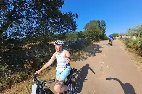 Tour in e-bike di Alberobello, trulli, mulino e fattoria dell'asino