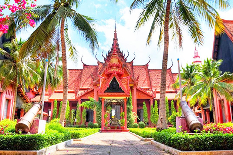 جولة سير في بنوم بنه: التاريخ والثقافة والفن وطعام الشوارع