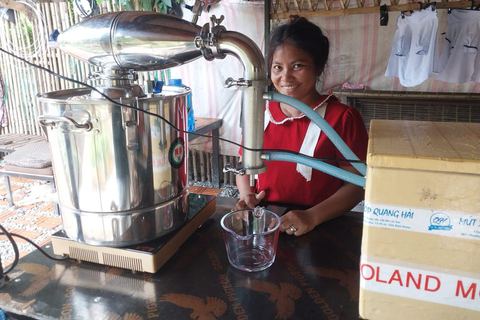 Phnom Penh: Dorpsrondleiding met kook- en etherische-olie-lesPhnom Penh: Dorpsrondleiding met kookles en workshop etherische oliën