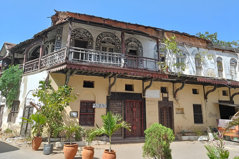 Mombasa : Old Town, Fort Jesus, Haller Park & Handicrafts