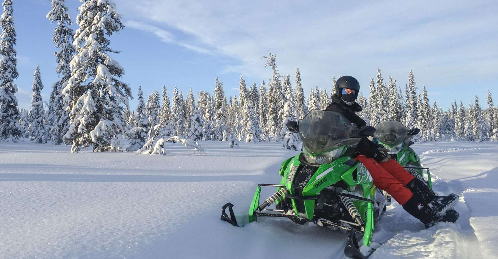 Tour de la nature avec motoneige et pêche sur glace - Hizvo