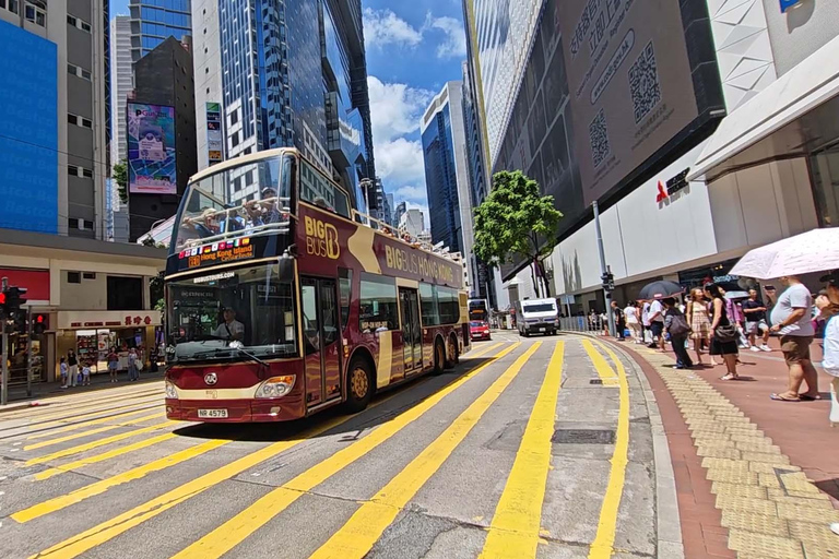 Hong Kong : pont d&#039;observation du sky100 et bus à arrêts multiples (Hop-on, Hop-off Bus)