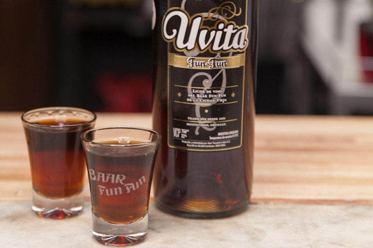 Montevideo: Tango class at the historic Baar Fun Fun, since 1895