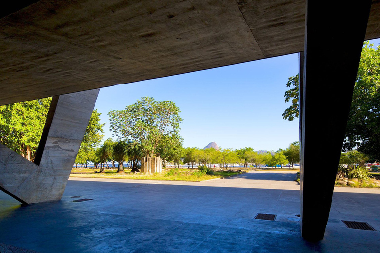 Rio de Janeiro: Modern Architecture Experience with Guide