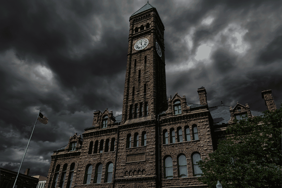 Geistertour durch Sioux Falls: Schatten, finstere Sünden und Skandale. Foto: GetYourGuide Geistertour durch Sioux Falls: Schatten, finstere Sünden und Skandale. Foto: GetYourGuide