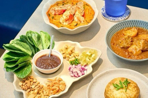 Bangkok: Michelin Street Food Tour by Tuk-Tuk with Pickup
