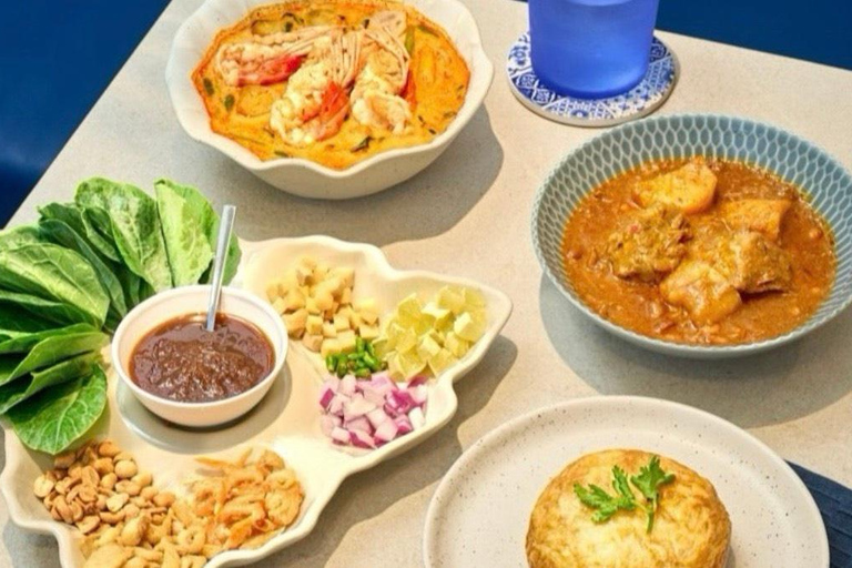 Bangkok: Michelin Street Food Tour by Tuk-Tuk with Pickup