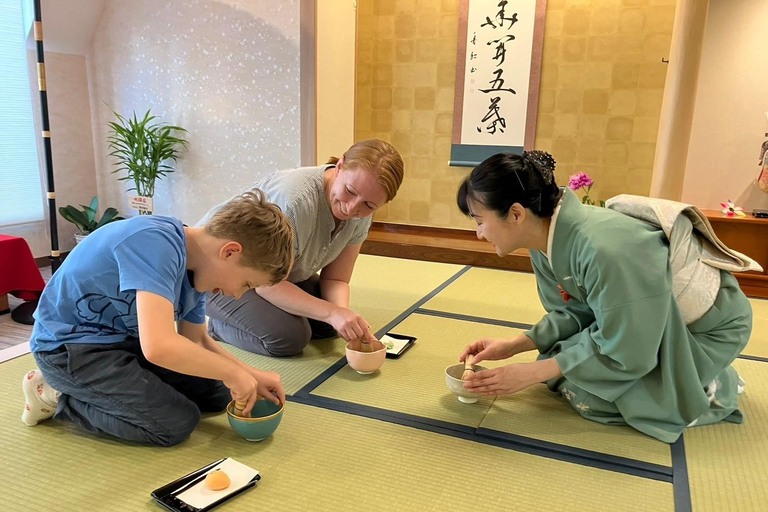 Tea ceremony experience in Japanese-style room 60min 60min session