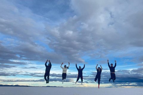 Uyuni Salt Flat: Bike Ride, Breakfast, Lunch, Sunset, Toast