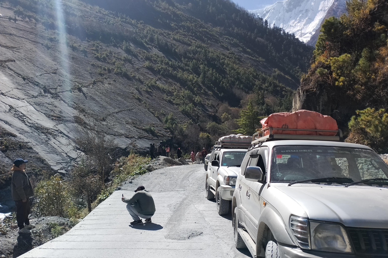 Pokhara: 4WD to Manang Lakes, Villages, Himalayan Views Tour