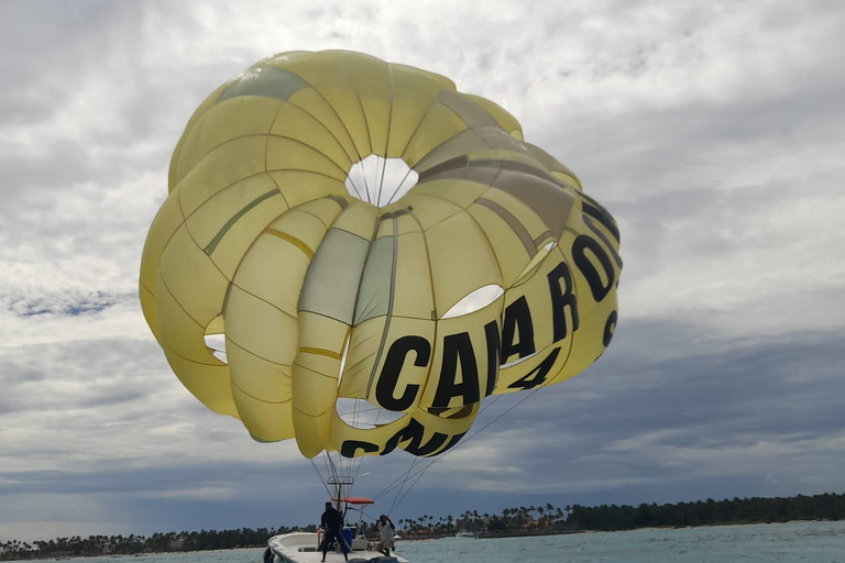 Puerto Plata: Parasailing from Playa Dorada Parasailing + Hotel Pickup