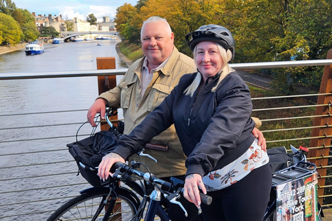 York: Stadsrondleiding met gids in eBike met leuke historische feiten