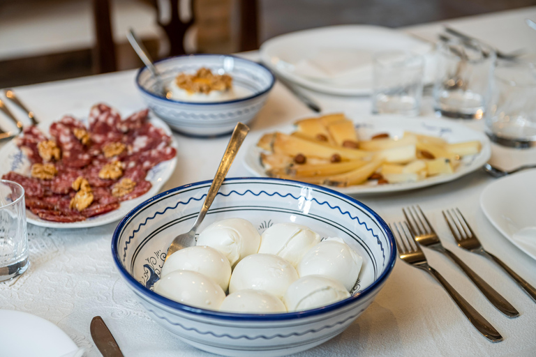 Genoa Walking Tour & Traditional Cooking Class with Wine