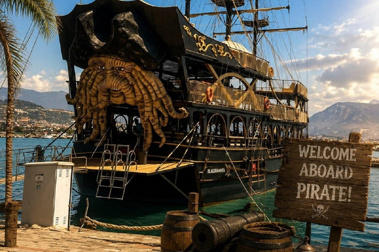 Alanya: romantic and party Boat with Lunch Drinks,Transfers Alanya: PirateBoat Trip Lunch Swimming Breaks (No transfer)
