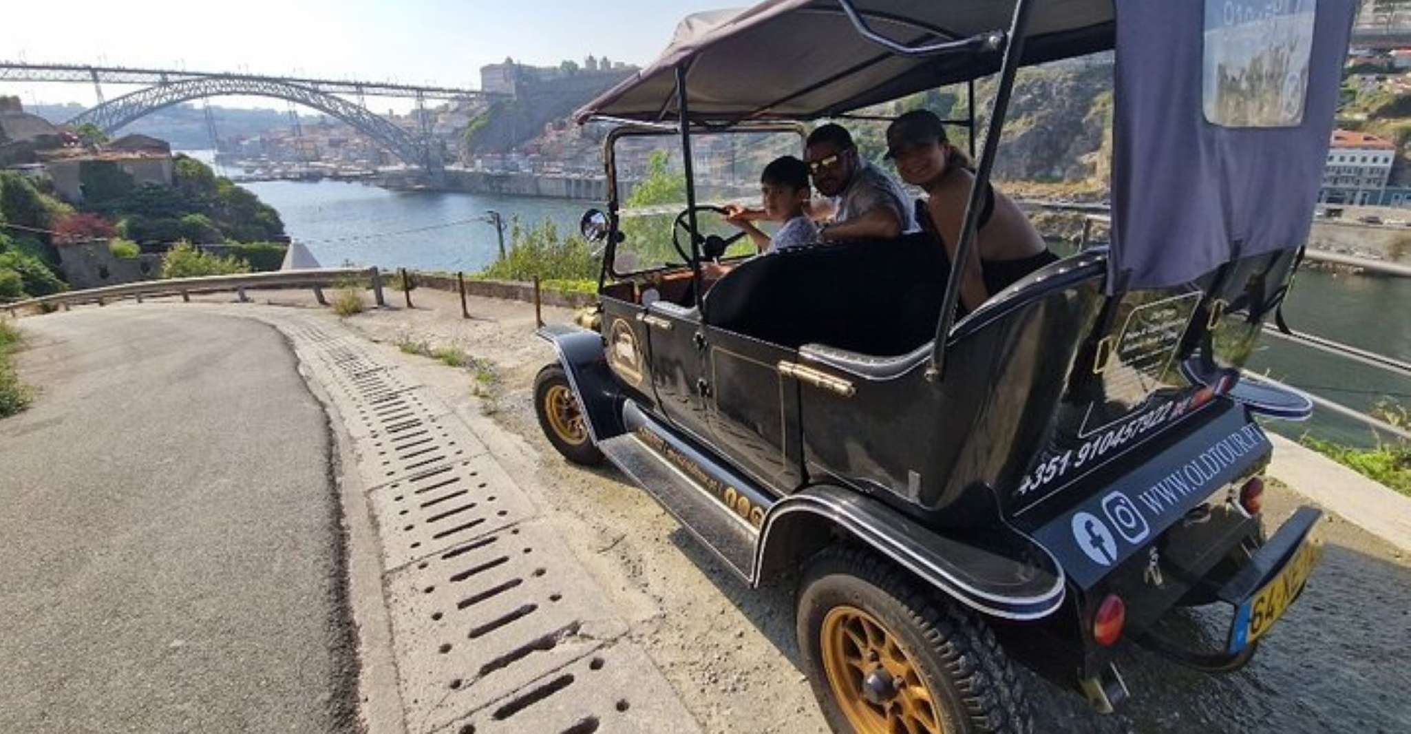 Porto e Foz, Visite de la ville Douro Privado em Ford T Elétrico - Hizvo