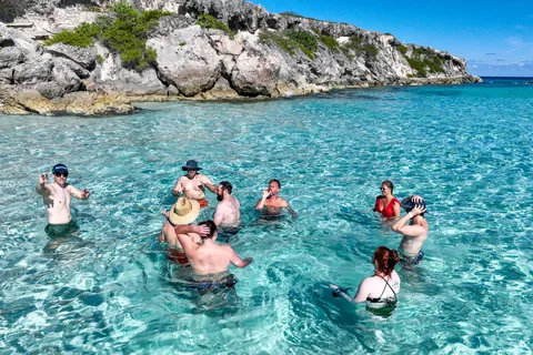 Cancun: Half Day Private Catamaran to Isla Mujeres