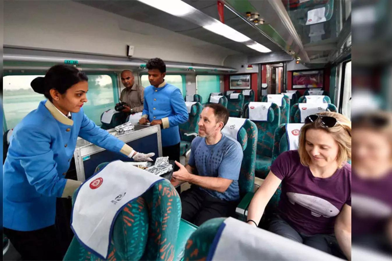 From Delhi: Taj Mahal & Agra Day Tour by Gatiman Train AC Car + 1st Class Train Tickets + Entrances + Guide + Meal