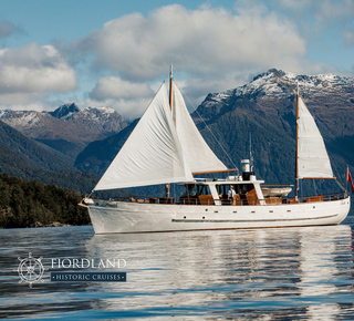 Lake Te Anau: Tours and Guided Visits