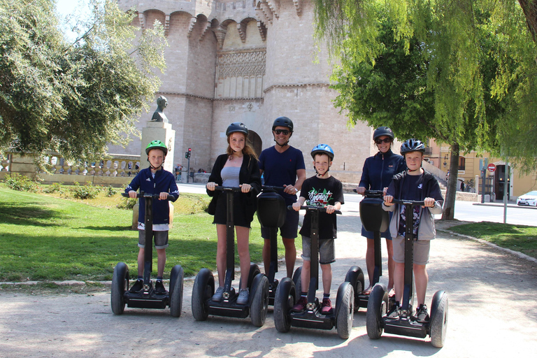 Tour turístico en grupo en Segway por Valencia