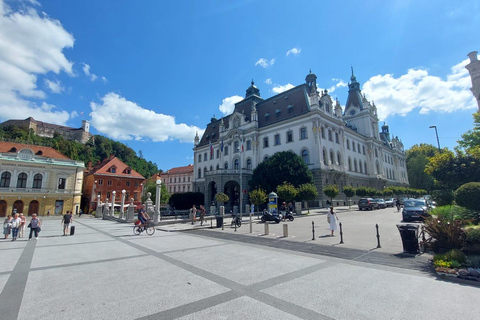 Vanuit Zagreb: Dagtocht met hoogtepunten naar Bled en Ljubljana