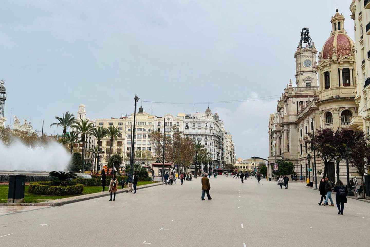 Valencia: Top 25 Highlights Guided Bike Tour