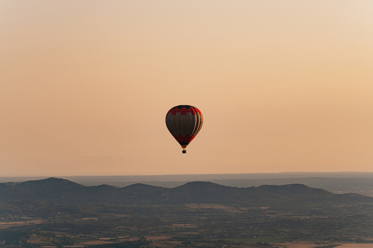 Mallorca: vuelo de 1 hora en globo aerostáticoMallorca: vuelo de 1 hora al atardecer en globo aerostático