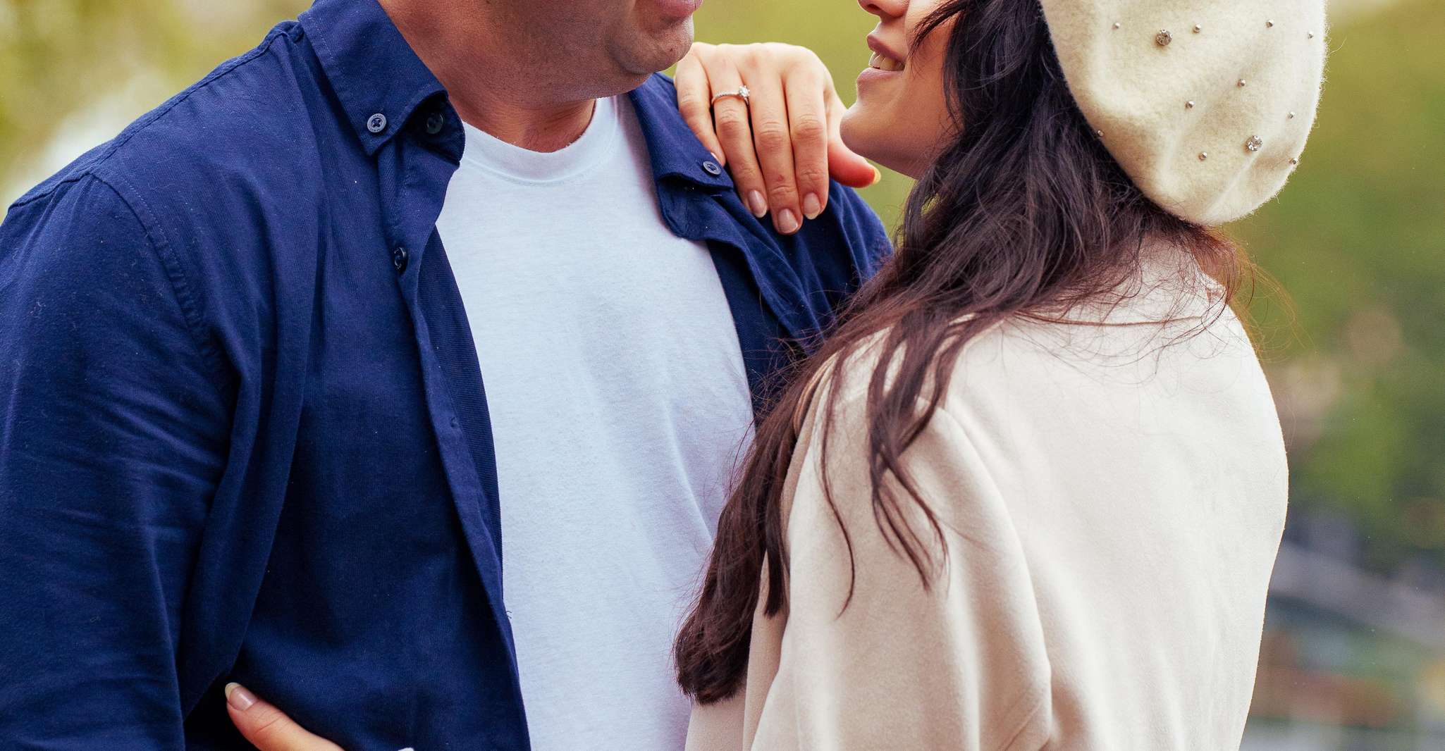Paris: Eiffel Tower Photoshoot with a Professional