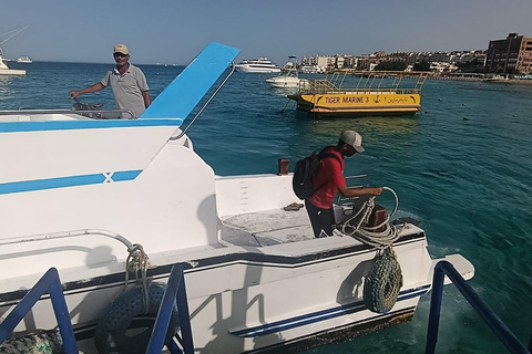 Hurghada: Privet 4-Hour small Boat Trip in the Red Sea