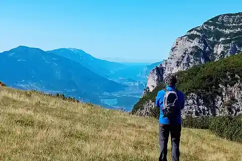 Andalo: Trekkingtur til Paganellas huler og ørnens trone
