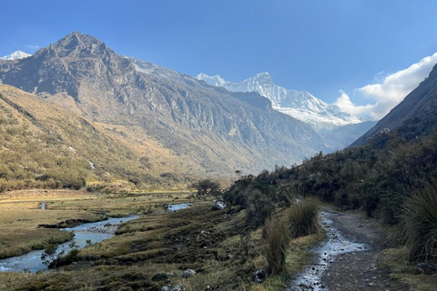 Huaraz: Full Day Laguna 69 + Laguna Llanganuco