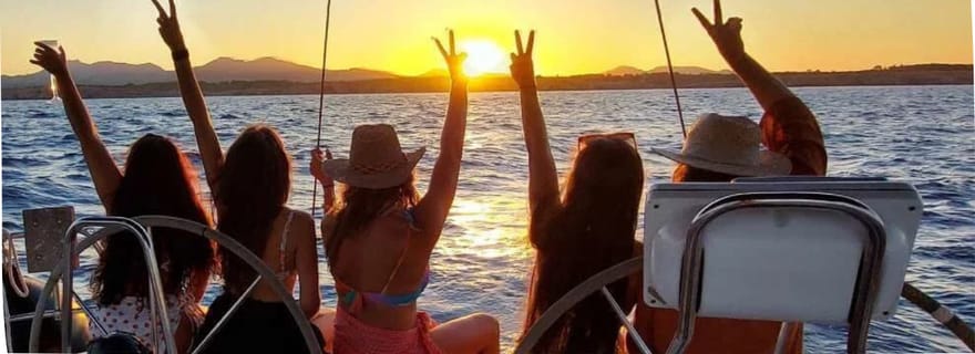 Portocolom : excursion d'une journée en voilier avec repas et boissons