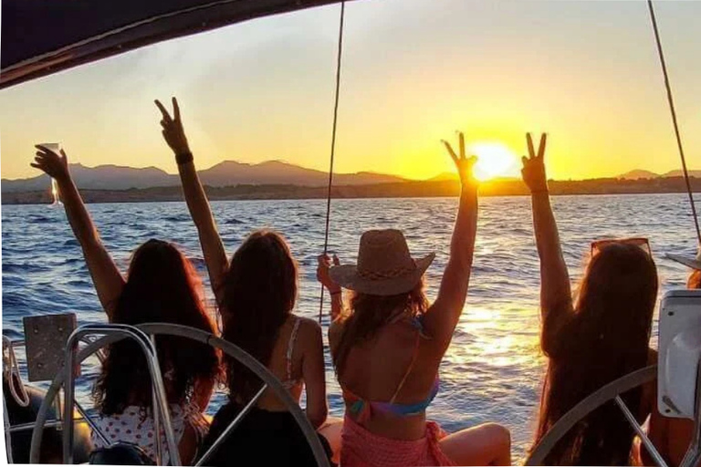 Portocolom, Mallorca: Exclusive Sunset Sailing Trip.