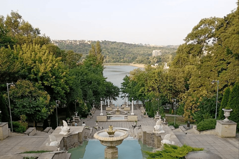 Chișinău City Walking Tour: Landmarks & Hidden Stories