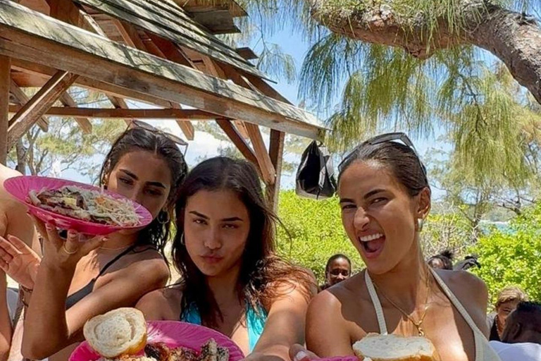 Grand Baie: Northern Isles Catamaran & Tropical BBQ