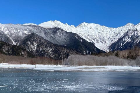 Kamikochi/Norikura: Custom Full-Day Snowshoe Trekking Tour - Image 2