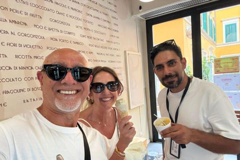 Rome: Premium Food Tour with 3 Pastas, Wine & Gelato