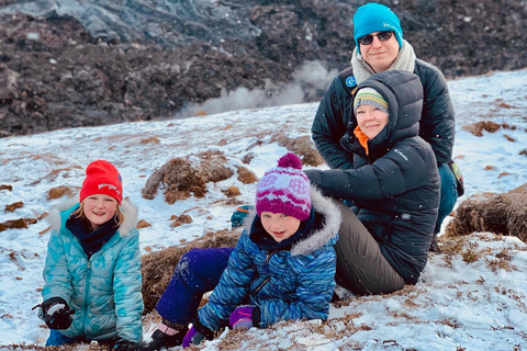 Grindavík: Caminhada no vulcão Fagradalsfjall com um guia privadoCondução autónoma: Ponto de encontro no vulcão