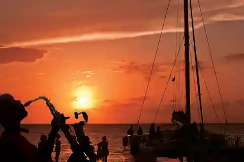 Montego Bay: Sunset Catamaran Cruise with Open Bar
