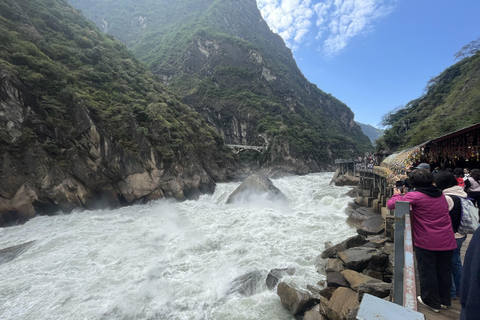 Shangri-La’s Tiger Leaping Gorge: A Canyon Adventure