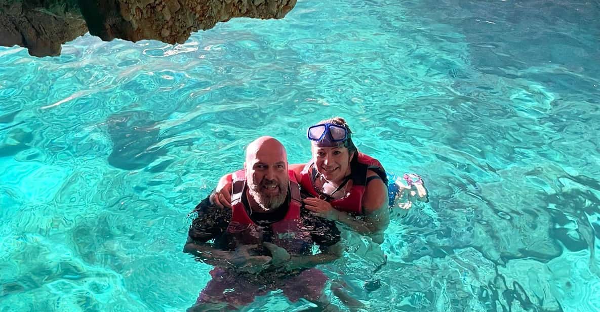 Afbeelding 5 van Cala Granadella: Cala en Caló Zeegrot Snorkel & Kajak Tour