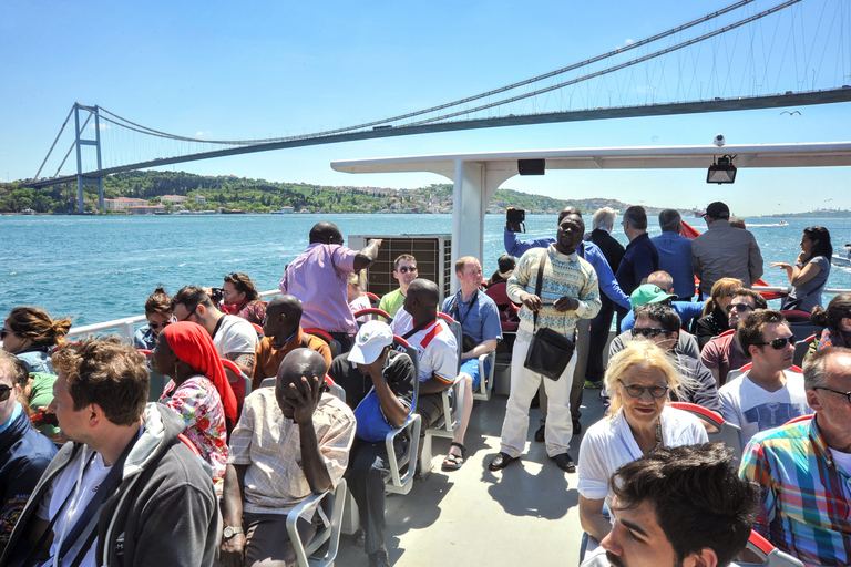 Estambul: crucero por el Bósforo y el Cuerno de Oro con audioguía