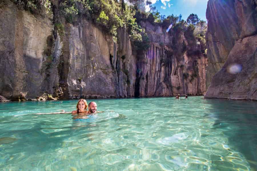 Ab Valencia: Thermalbäder von Montanejos + Rafting, Kajak, Wandern. Foto: GetYourGuide Ab Valencia: Thermalbäder von Montanejos + Rafting, Kajak, Wandern. Foto: GetYourGuide