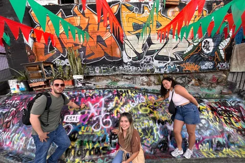 Medellín: Comuna 13 with Spray Painting and Typical Snacks