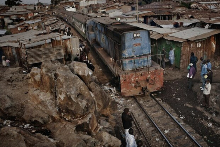 Nairobi: Kibera Slum & National Museum Private Tour 3 plus crew