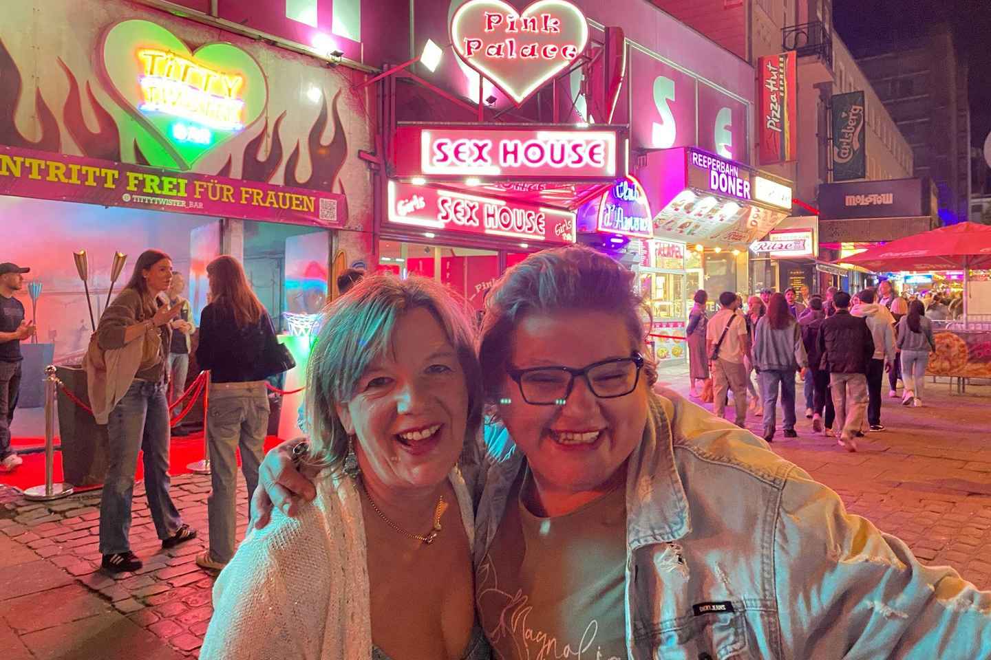 Hamburg: Neighborhood tour with a former dominatrix